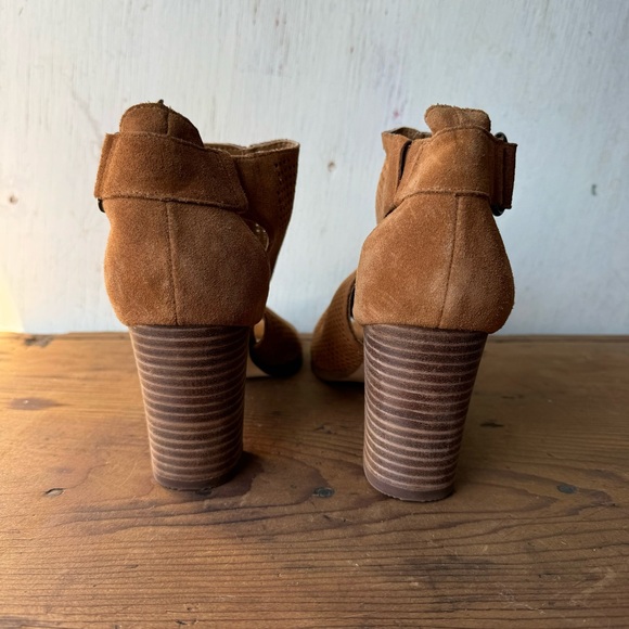 Marc fisher // brown suede leather laser cut block heel peep toe shoes sz 8.5 - Picture 4 of 7